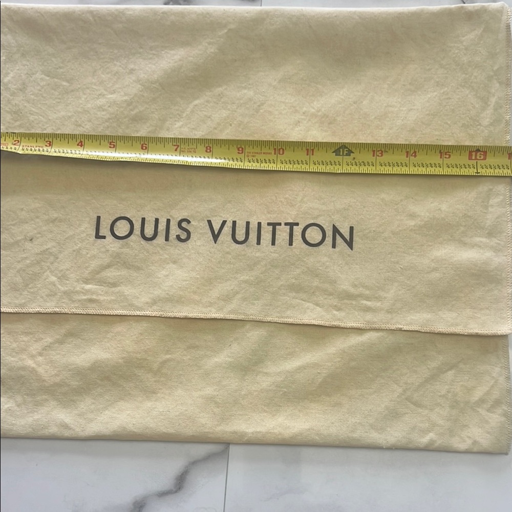 Louis Vuitton Cream Dust Bag 16 x 14 XL - Picture 2 of 3